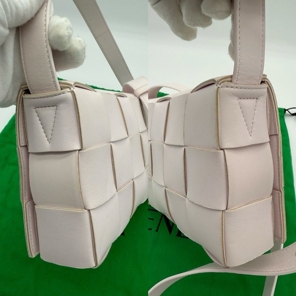 Authentic Bottega Veneer light pink small cassette bag - Picture 15 of 17